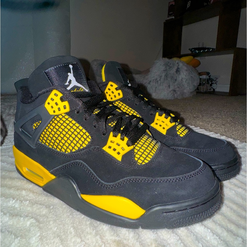 AIR JORDAN 4 "THUNDER" 2023